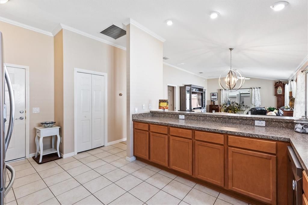 Active With Contract: $378,000 (3 beds, 2 baths, 1397 Square Feet)