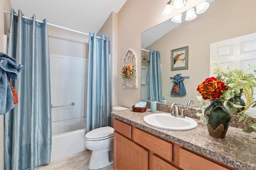 Active With Contract: $378,000 (3 beds, 2 baths, 1397 Square Feet)