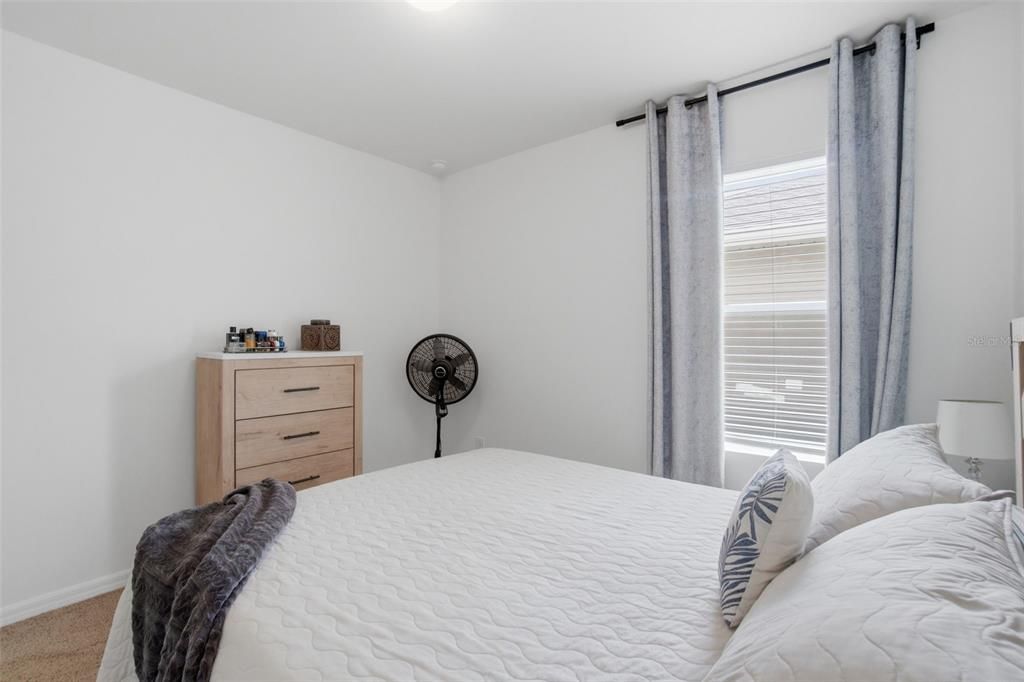 For Sale: $355,000 (4 beds, 2 baths, 1828 Square Feet)