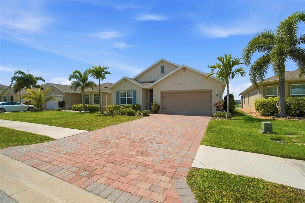 For Sale: $355,000 (4 beds, 2 baths, 1828 Square Feet)
