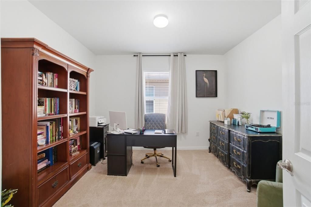For Sale: $355,000 (4 beds, 2 baths, 1828 Square Feet)