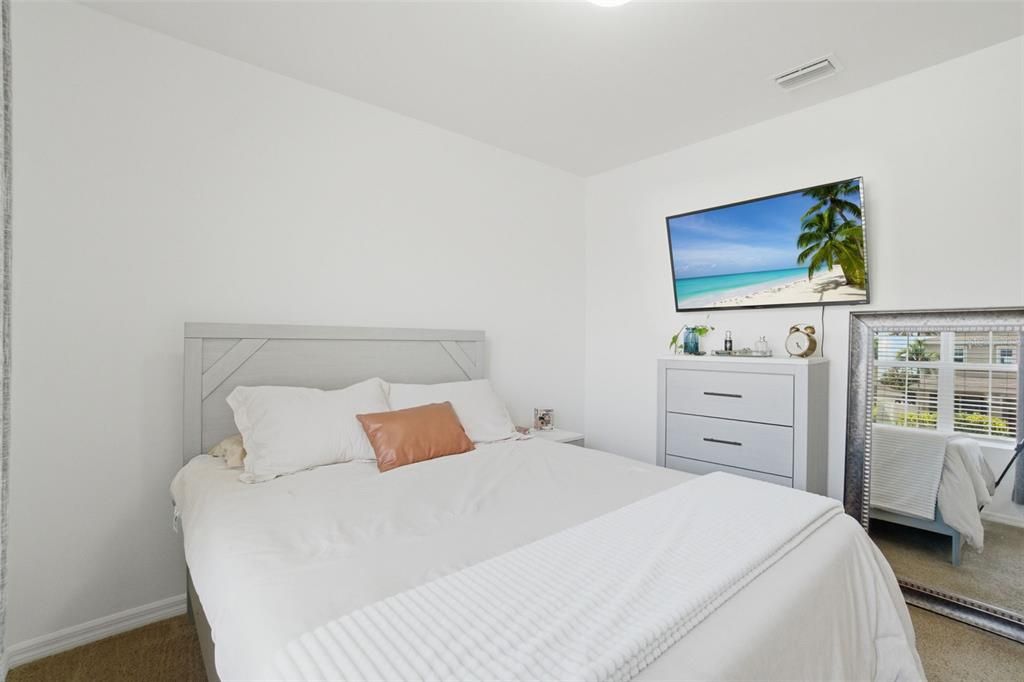 For Sale: $355,000 (4 beds, 2 baths, 1828 Square Feet)