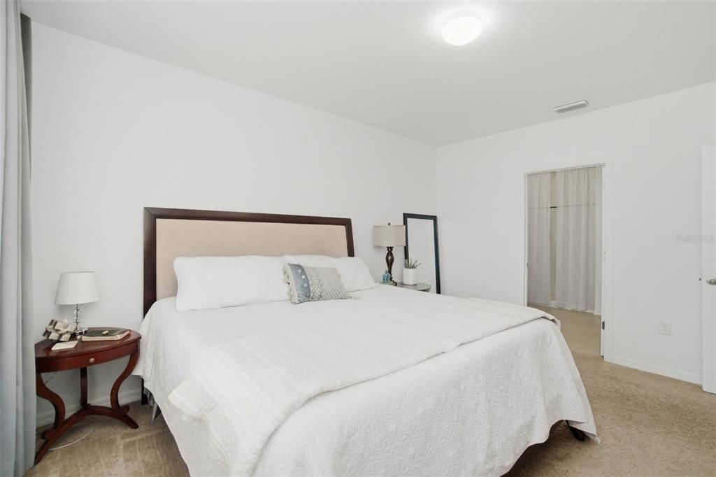 For Sale: $355,000 (4 beds, 2 baths, 1828 Square Feet)