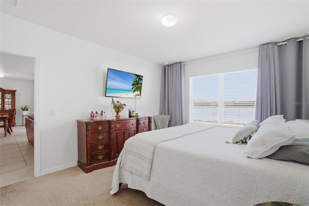 For Sale: $355,000 (4 beds, 2 baths, 1828 Square Feet)