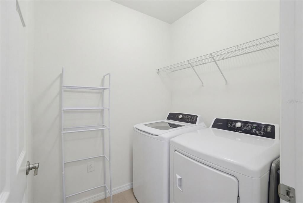 For Sale: $355,000 (4 beds, 2 baths, 1828 Square Feet)