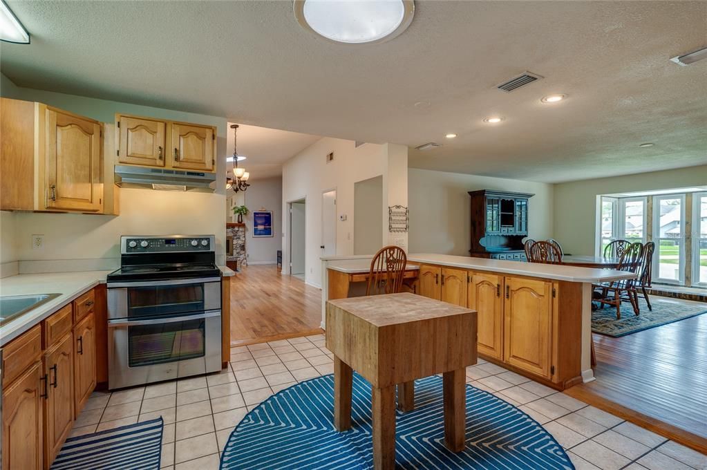 For Sale: $459,000 (3 beds, 2 baths, 2255 Square Feet)