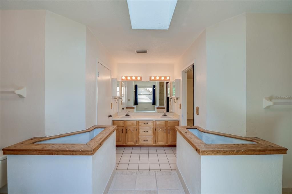 For Sale: $459,000 (3 beds, 2 baths, 2255 Square Feet)