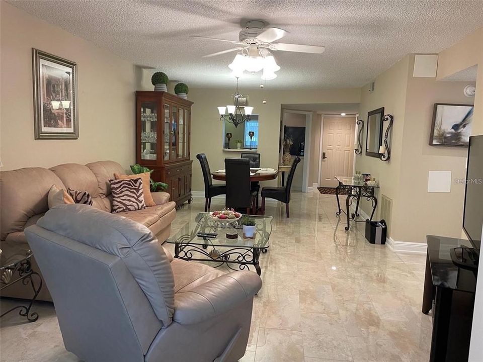 En Venta: $225,000 (2 camas, 2 baños, 1120 Pies cuadrados)