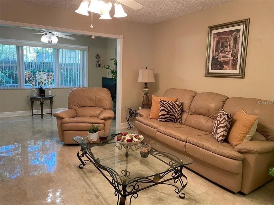 En Venta: $225,000 (2 camas, 2 baños, 1120 Pies cuadrados)