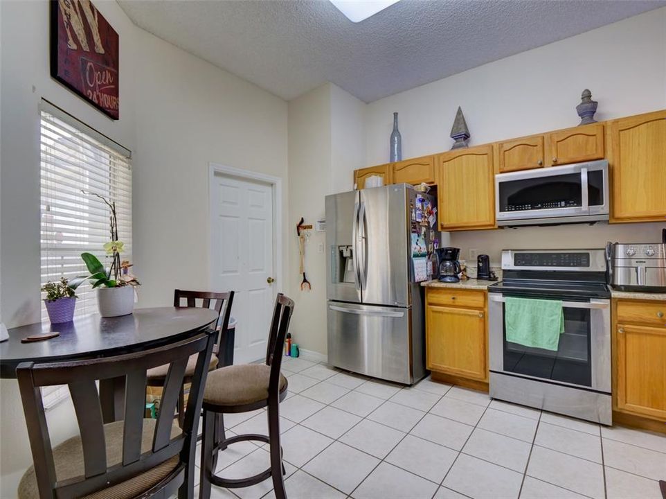 En Venta: $270,000 (3 camas, 2 baños, 1221 Pies cuadrados)