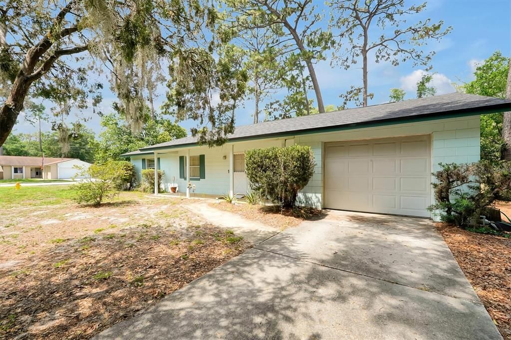 Active With Contract: $317,000 (3 beds, 2 baths, 1280 Square Feet)