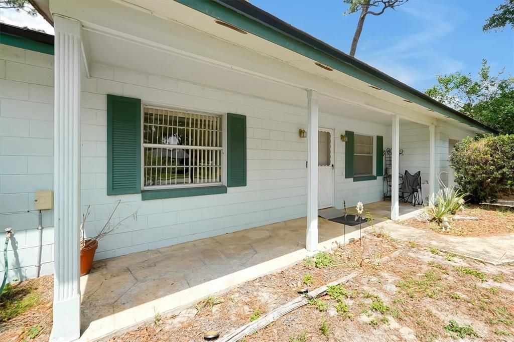 Active With Contract: $317,000 (3 beds, 2 baths, 1280 Square Feet)
