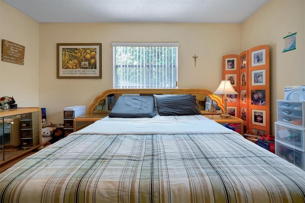 Active With Contract: $317,000 (3 beds, 2 baths, 1280 Square Feet)