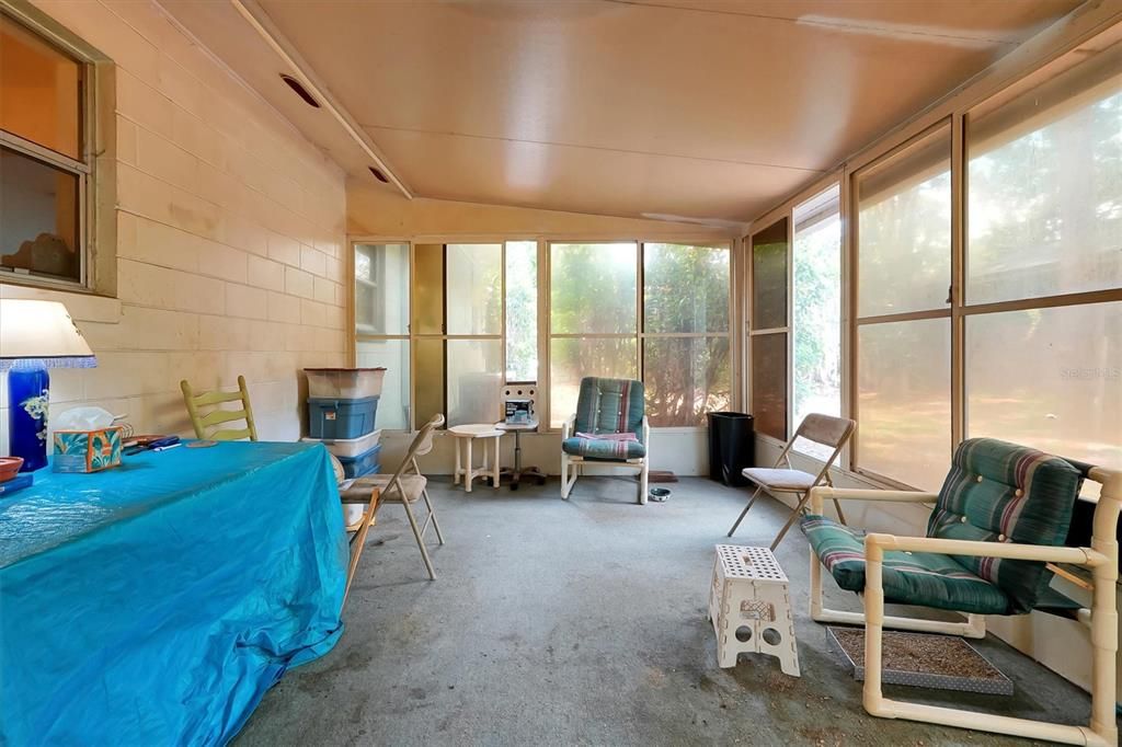 Active With Contract: $317,000 (3 beds, 2 baths, 1280 Square Feet)