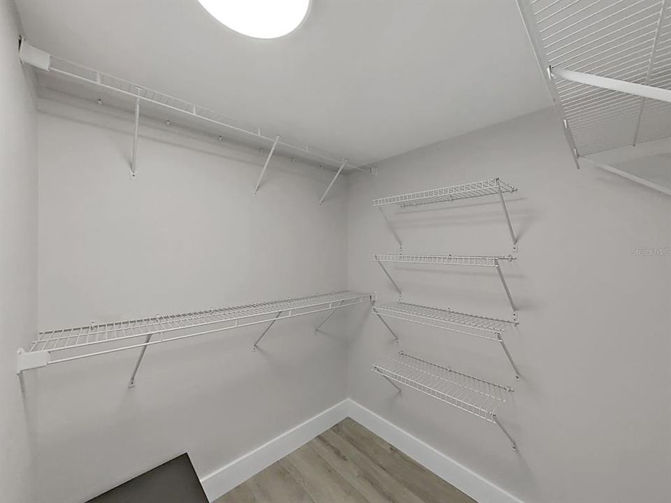 Activo con contrato: $367,500 (3 camas, 3 baños, 1777 Pies cuadrados)
