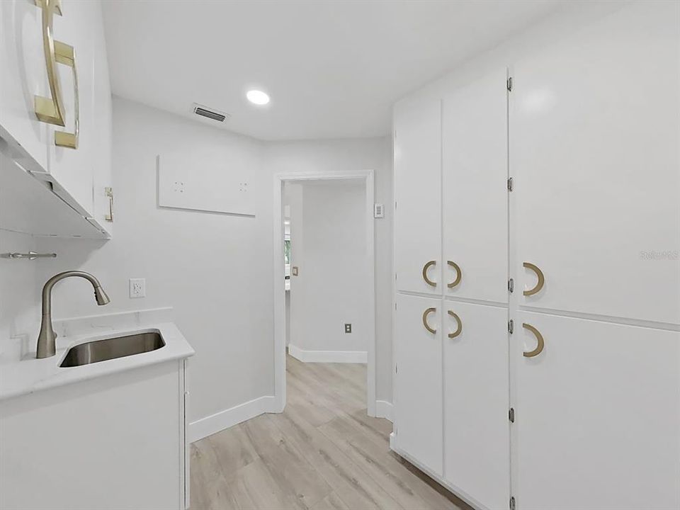 Activo con contrato: $367,500 (3 camas, 3 baños, 1777 Pies cuadrados)