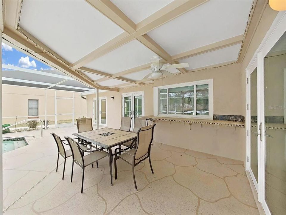 Activo con contrato: $367,500 (3 camas, 3 baños, 1777 Pies cuadrados)