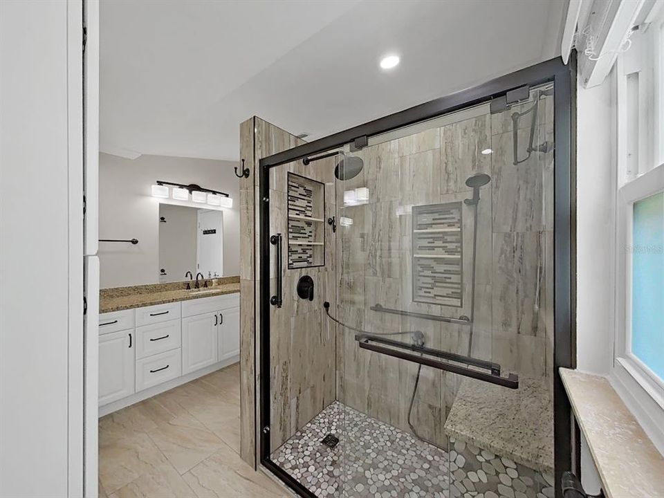 Activo con contrato: $367,500 (3 camas, 3 baños, 1777 Pies cuadrados)