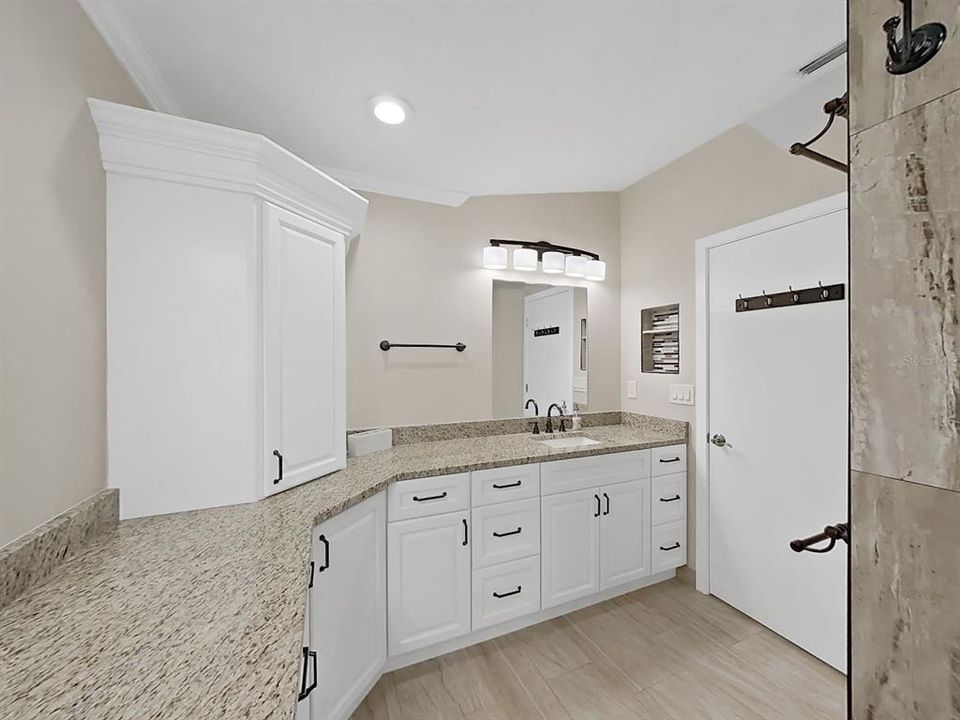 Activo con contrato: $367,500 (3 camas, 3 baños, 1777 Pies cuadrados)
