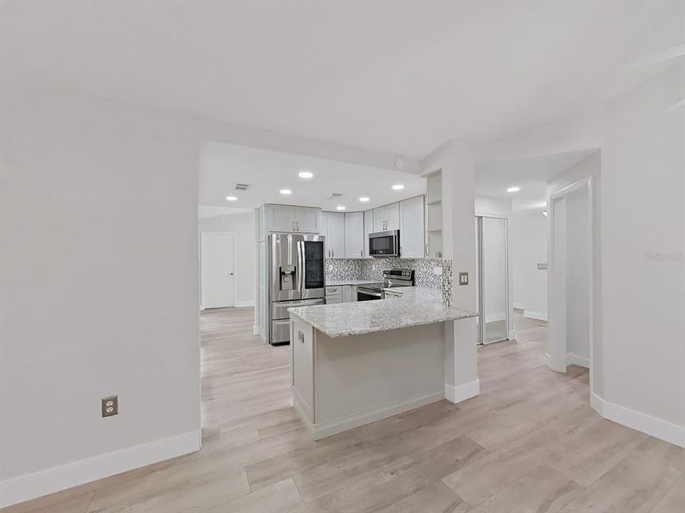 Activo con contrato: $367,500 (3 camas, 3 baños, 1777 Pies cuadrados)