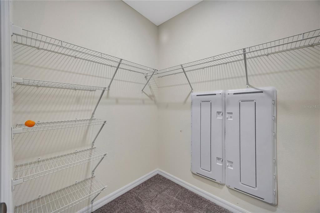 For Sale: $325,000 (3 beds, 2 baths, 1758 Square Feet)