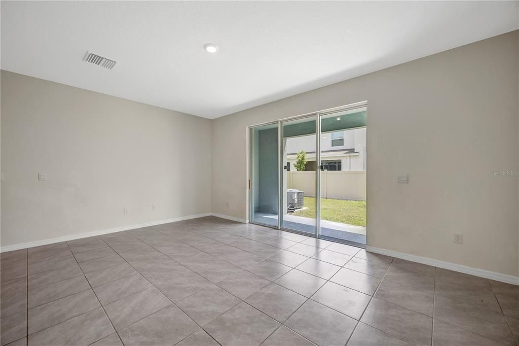 For Sale: $325,000 (3 beds, 2 baths, 1758 Square Feet)