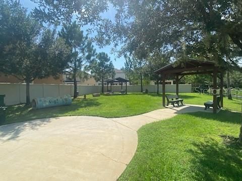 For Sale: $325,000 (3 beds, 2 baths, 1758 Square Feet)