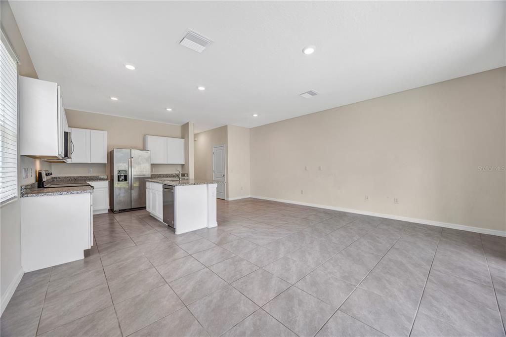 For Sale: $325,000 (3 beds, 2 baths, 1758 Square Feet)