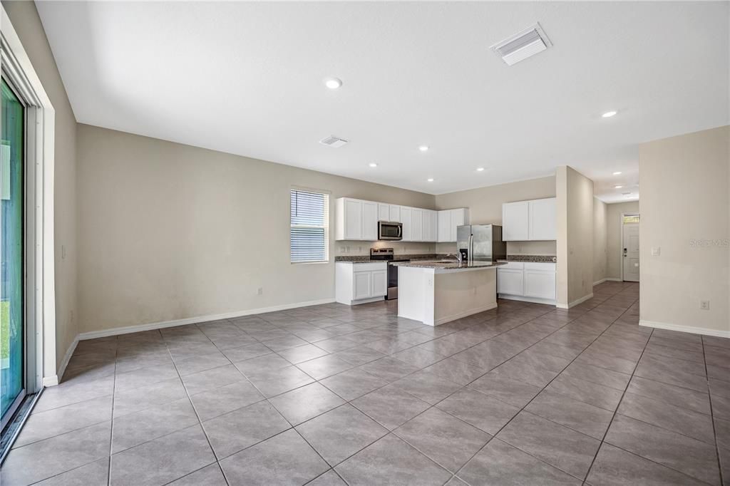 For Sale: $325,000 (3 beds, 2 baths, 1758 Square Feet)