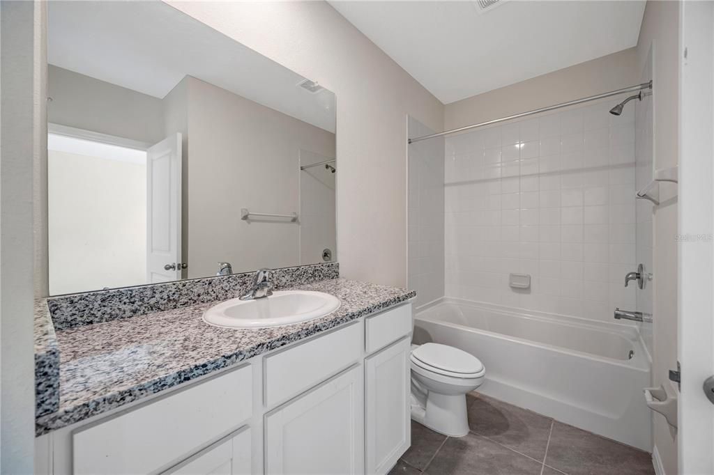 For Sale: $325,000 (3 beds, 2 baths, 1758 Square Feet)