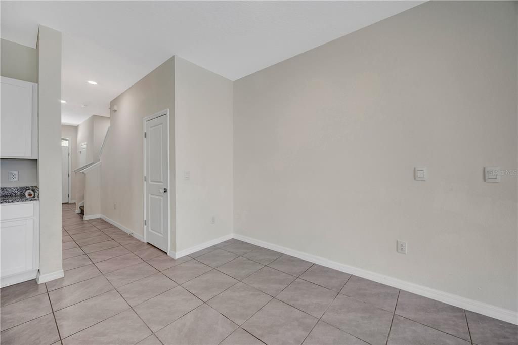 For Sale: $325,000 (3 beds, 2 baths, 1758 Square Feet)