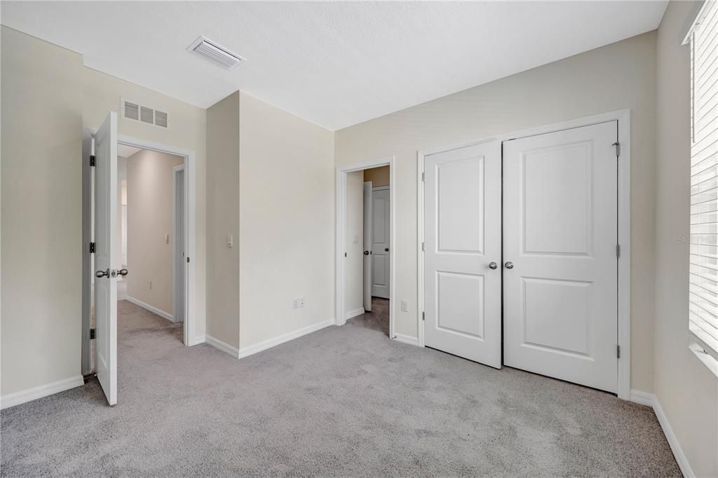 For Sale: $325,000 (3 beds, 2 baths, 1758 Square Feet)