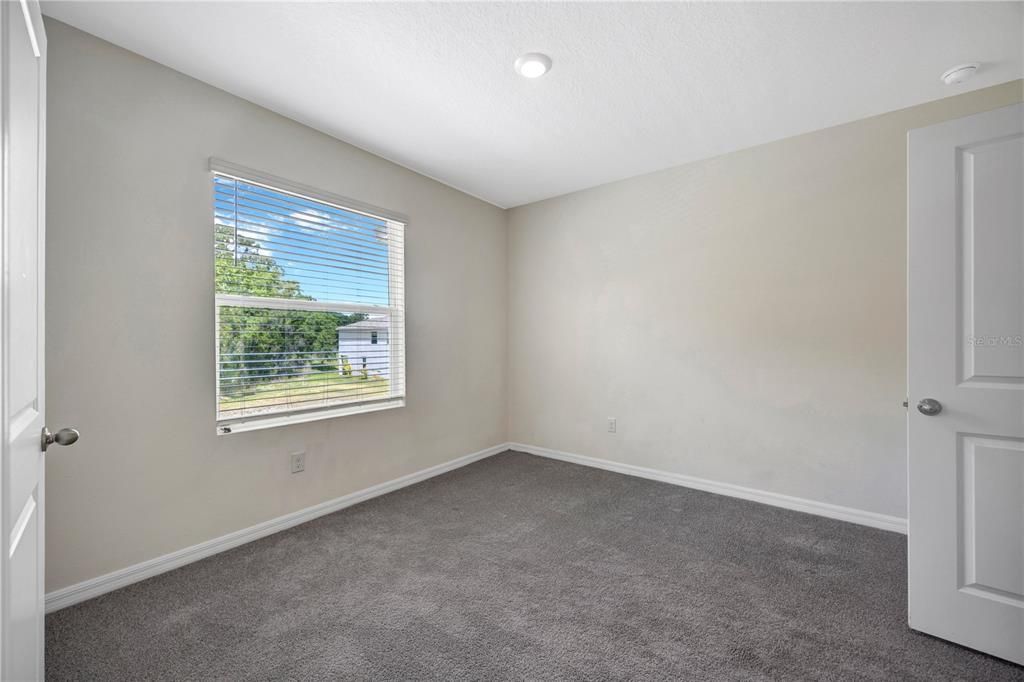 For Sale: $325,000 (3 beds, 2 baths, 1758 Square Feet)