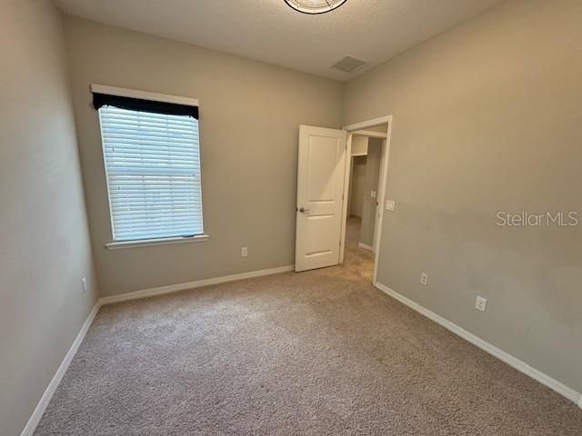 Activo con contrato: $3,300 (3 camas, 2 baños, 1655 Pies cuadrados)