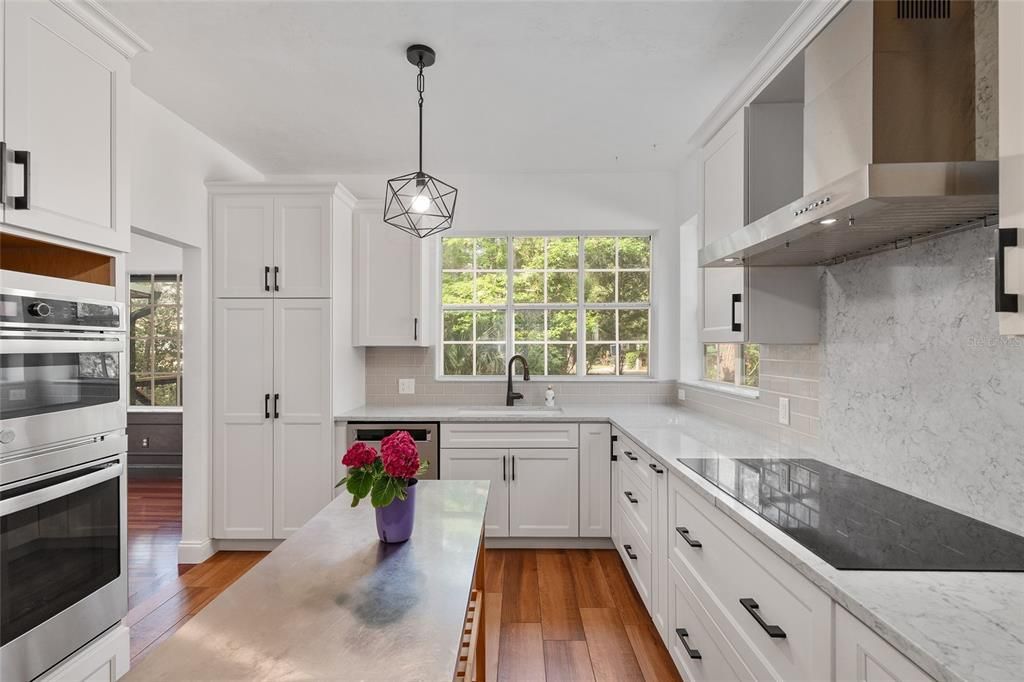 Active With Contract: $599,000 (4 beds, 3 baths, 2531 Square Feet)