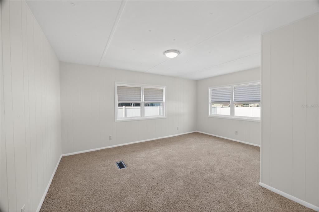 For Sale: $117,500 (2 beds, 1 baths, 768 Square Feet)
