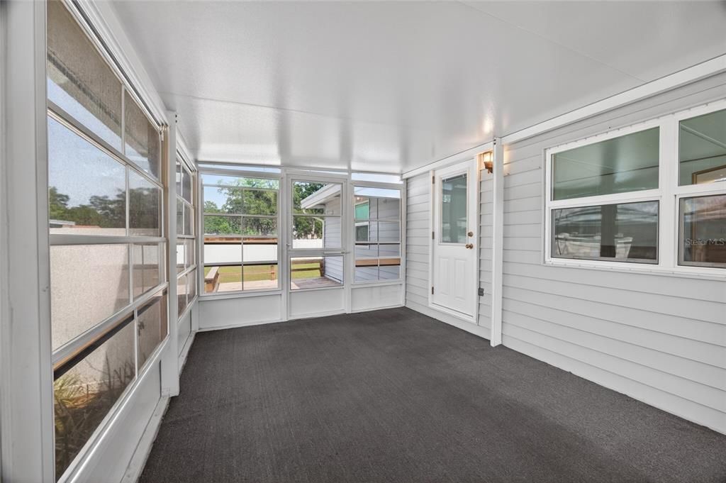 For Sale: $117,500 (2 beds, 1 baths, 768 Square Feet)