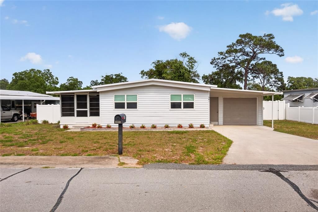 For Sale: $117,500 (2 beds, 1 baths, 768 Square Feet)