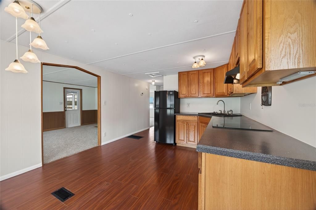 For Sale: $117,500 (2 beds, 1 baths, 768 Square Feet)