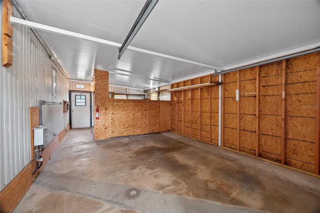 For Sale: $117,500 (2 beds, 1 baths, 768 Square Feet)