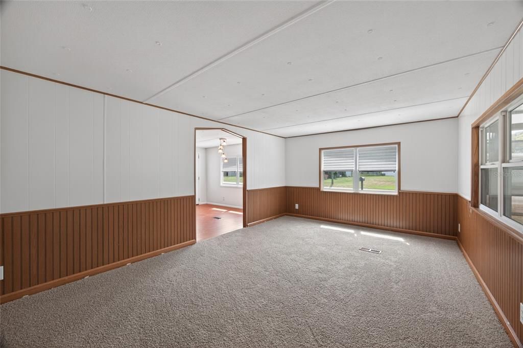 For Sale: $117,500 (2 beds, 1 baths, 768 Square Feet)