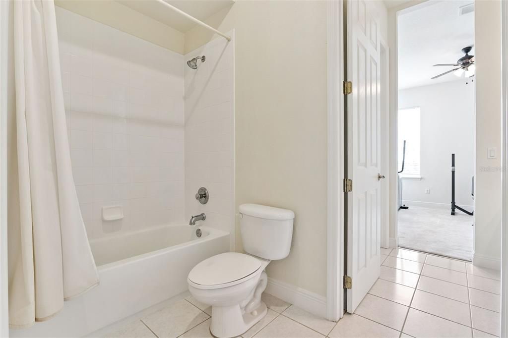 En Venta: $490,000 (4 camas, 2 baños, 2734 Pies cuadrados)