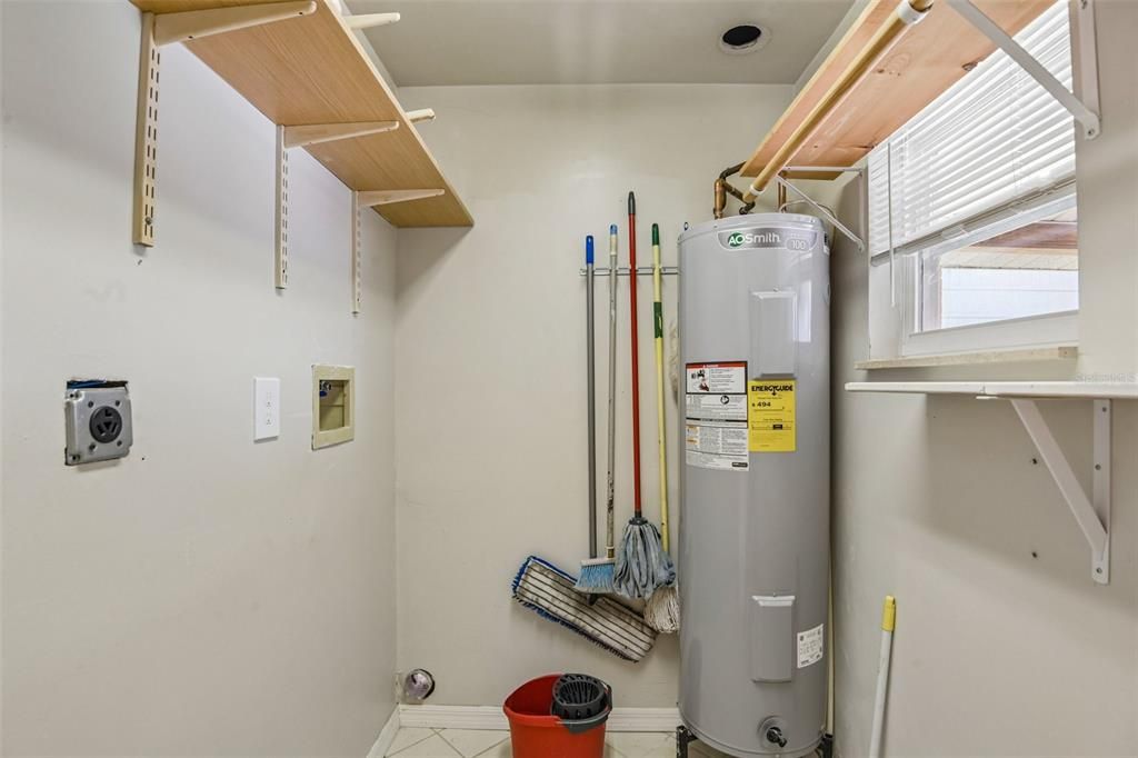 For Sale: $385,000 (2 beds, 2 baths, 1128 Square Feet)