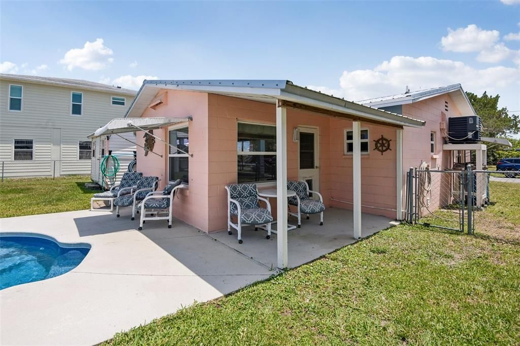 For Sale: $385,000 (2 beds, 2 baths, 1128 Square Feet)