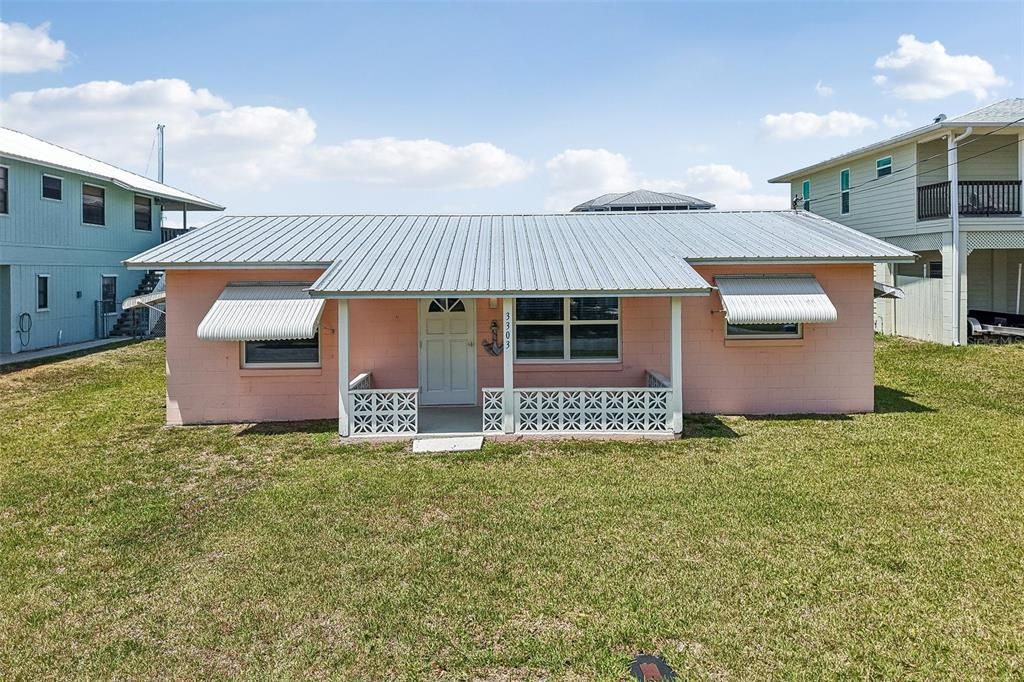For Sale: $385,000 (2 beds, 2 baths, 1128 Square Feet)