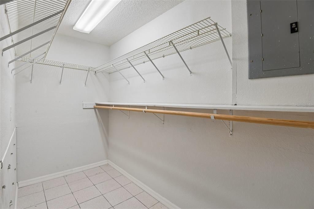 For Sale: $385,000 (2 beds, 2 baths, 1128 Square Feet)