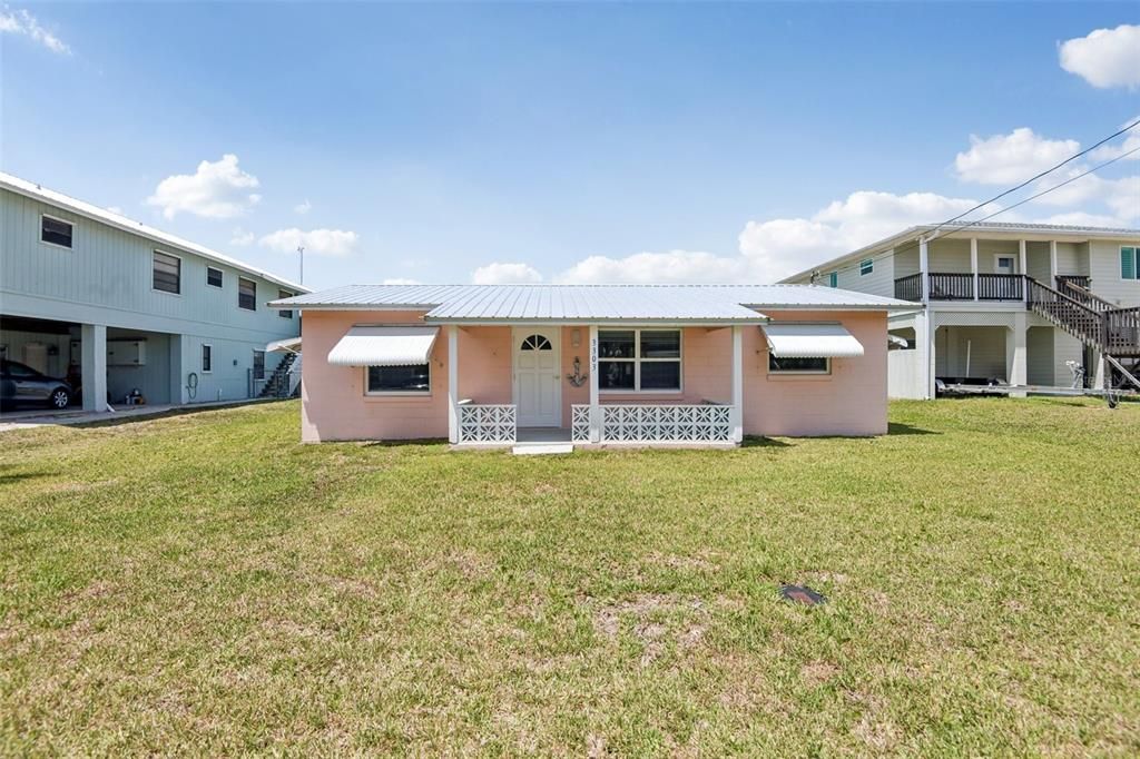 For Sale: $385,000 (2 beds, 2 baths, 1128 Square Feet)