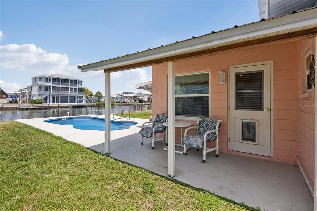For Sale: $385,000 (2 beds, 2 baths, 1128 Square Feet)