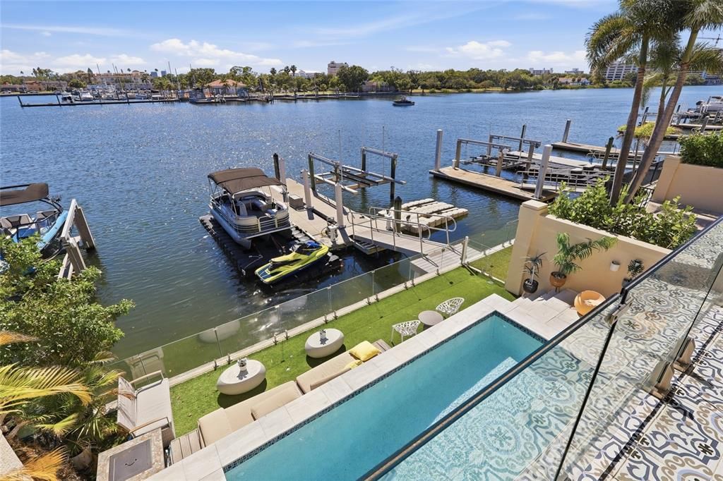 For Rent: $16,500 (6 beds, 4 baths, 3670 Square Feet)