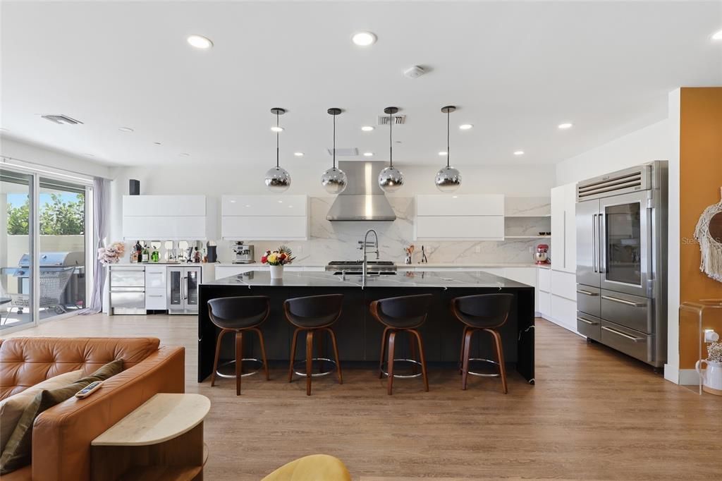 For Rent: $16,500 (6 beds, 4 baths, 3670 Square Feet)